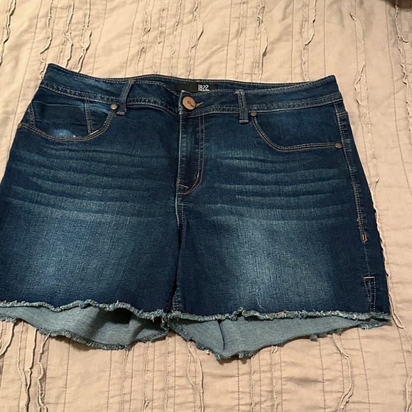 1822 Denim Pants - 1822 Denim Dark Blue Jean Shorts size 14 excellent condition